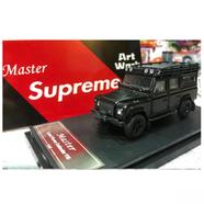 Die Cast 1:64 – Master Land Rover Defender 110 – Black – with accessories image