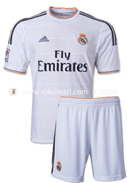 Real Madrid Home Club Jersey : Very Exclusive Half Sleeve Jersey With Short Pant