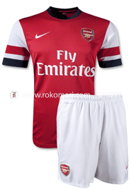 Arsenal Home Club Jersey : Very Exclusive Half Sleeve Jersey With Short Pant