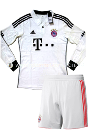 Bayern Munich Away Club Jersey : Very Exclusive Full Sleeve Jersey With Short Pant