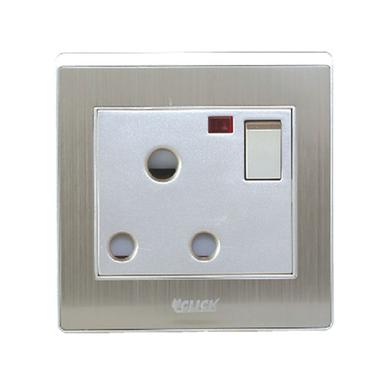 Click Art-3 Pin Round Socket With Switch 15A image