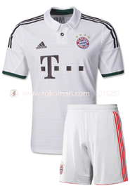 Bayern Munich Away Club Jersey : Very Exclusive Half Sleeve Jersey With Short Pant image