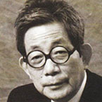 Kenzaburo Oe image