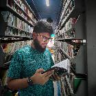 user-img